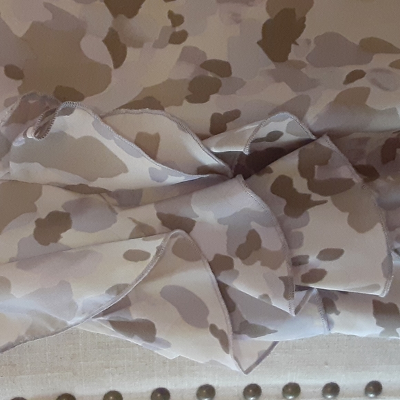 AnnTaylor Loft size small petite silky polyester ruffle sleeve top - Picture 3 of 8